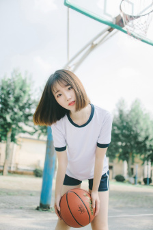 夹完腿里面为什么一跳一跳的